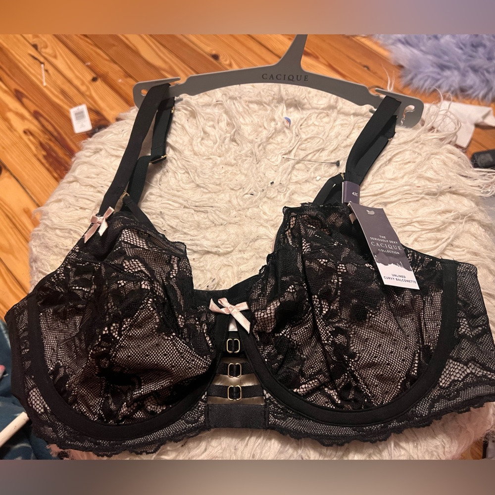 BNWT, Unlined Curvy Balconette Bra
